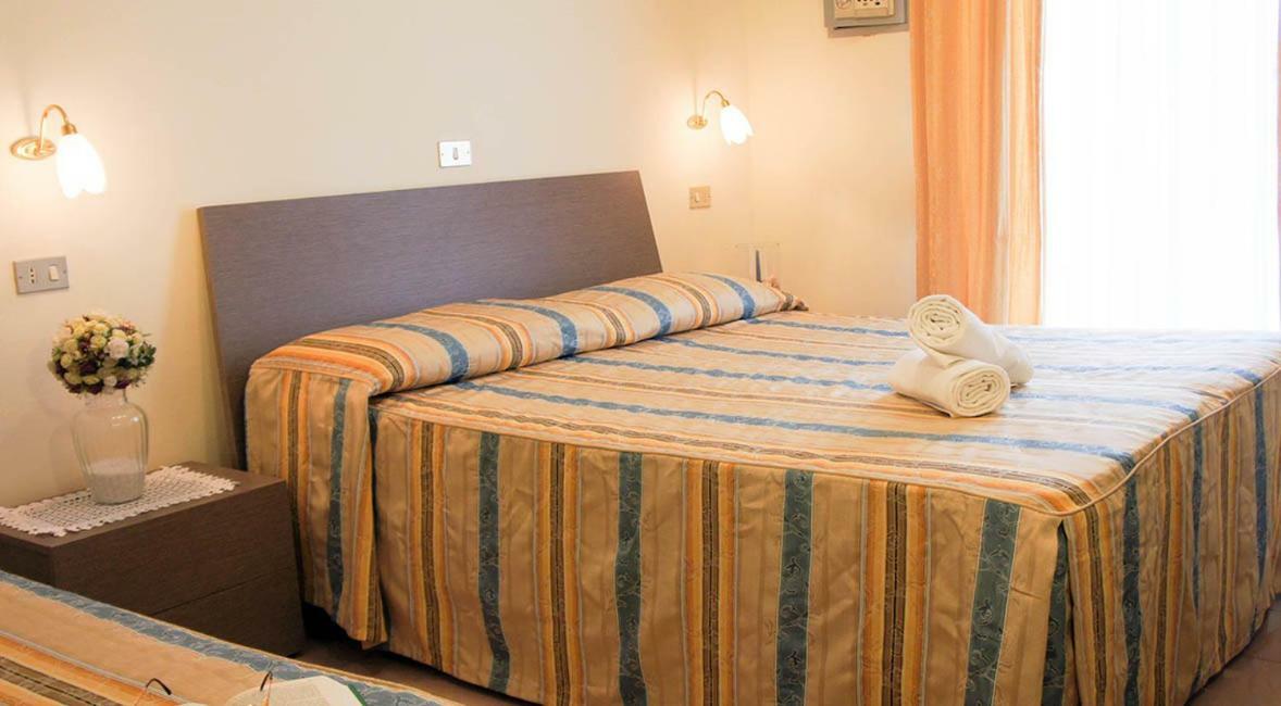 Hotel Solaris Giulianova Zewnętrze zdjęcie